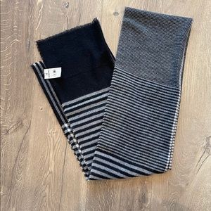 Brand New Men’s Express Scarf.